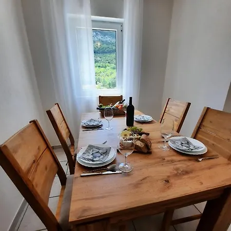 Pitve Jelsa (Hvar)