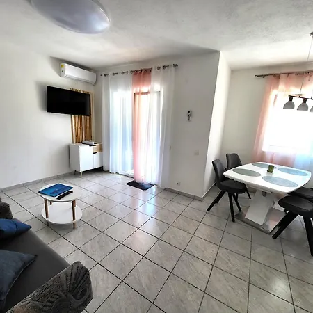 Apartment Pitve *