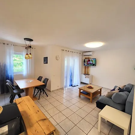 Apartment Pitve