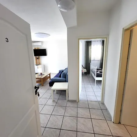 Pitve Apartment *