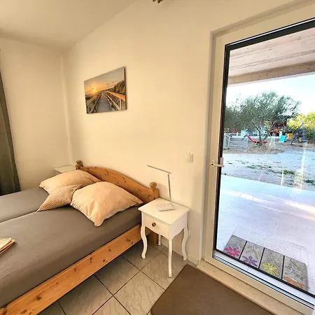 Apartment Pitve *