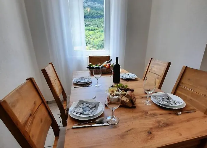 Pitve Jelsa (Hvar)
